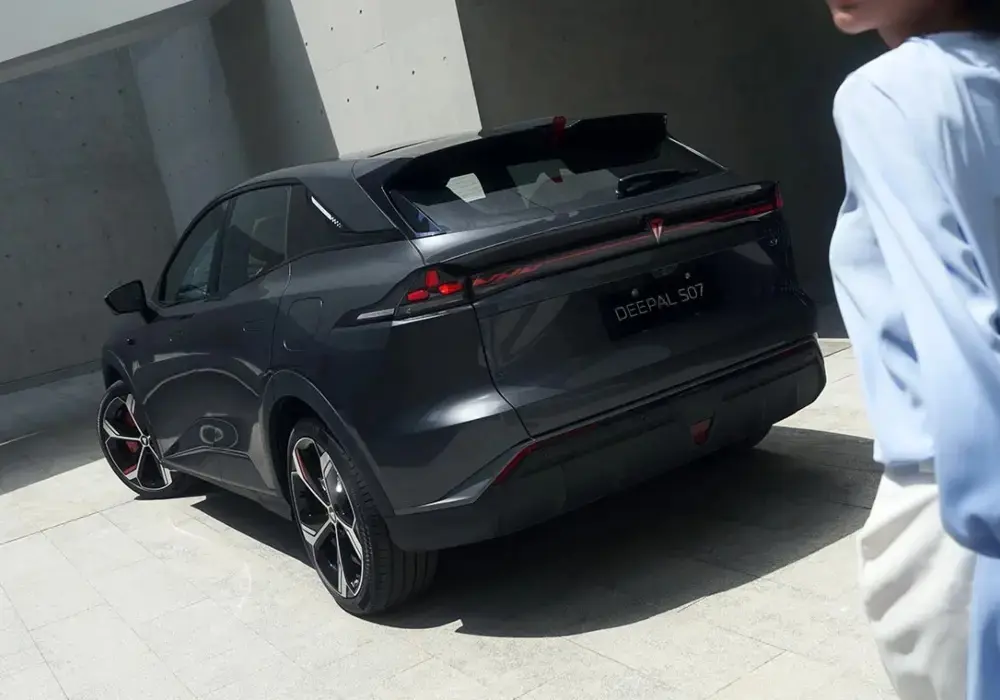 Deepal S07, vehículo híbrido eléctrico enchufable REEV