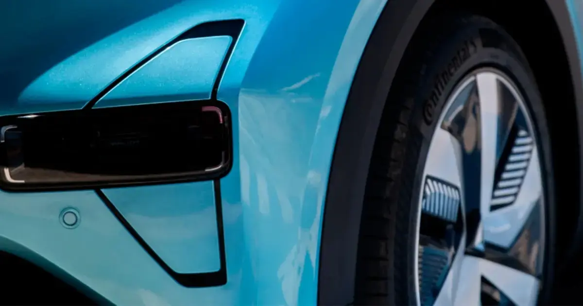 Repuestos y accesorios de un vehículo híbrido eléctrico enchufable