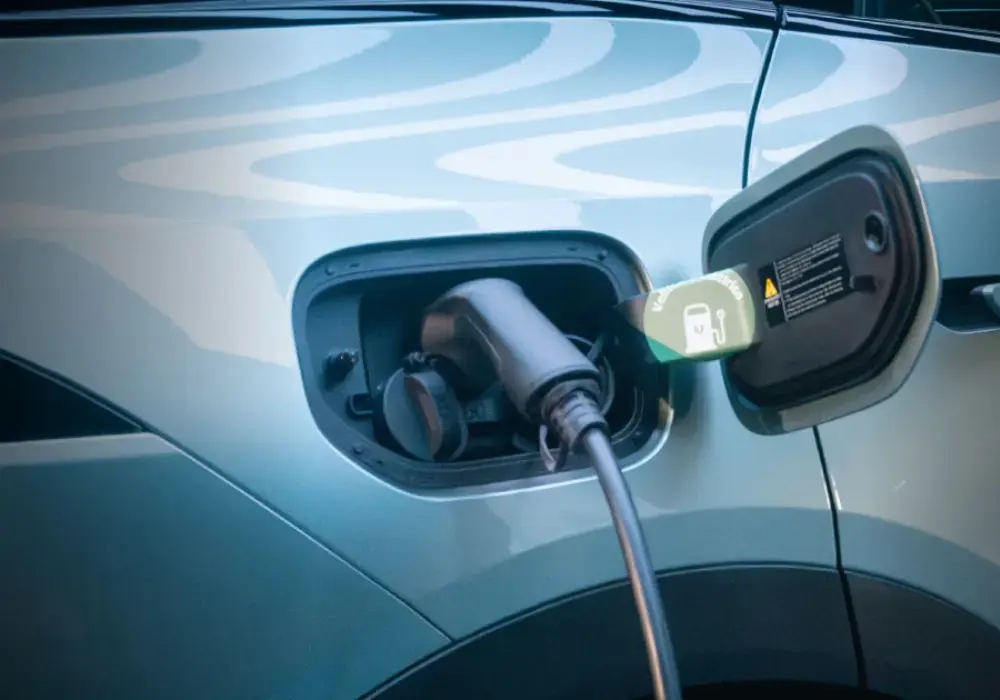 SUV híbrido eléctrico Deepal S07 conector de carga