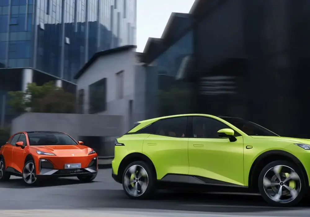 Dos camionetas SUV eléctricas Deepal S07